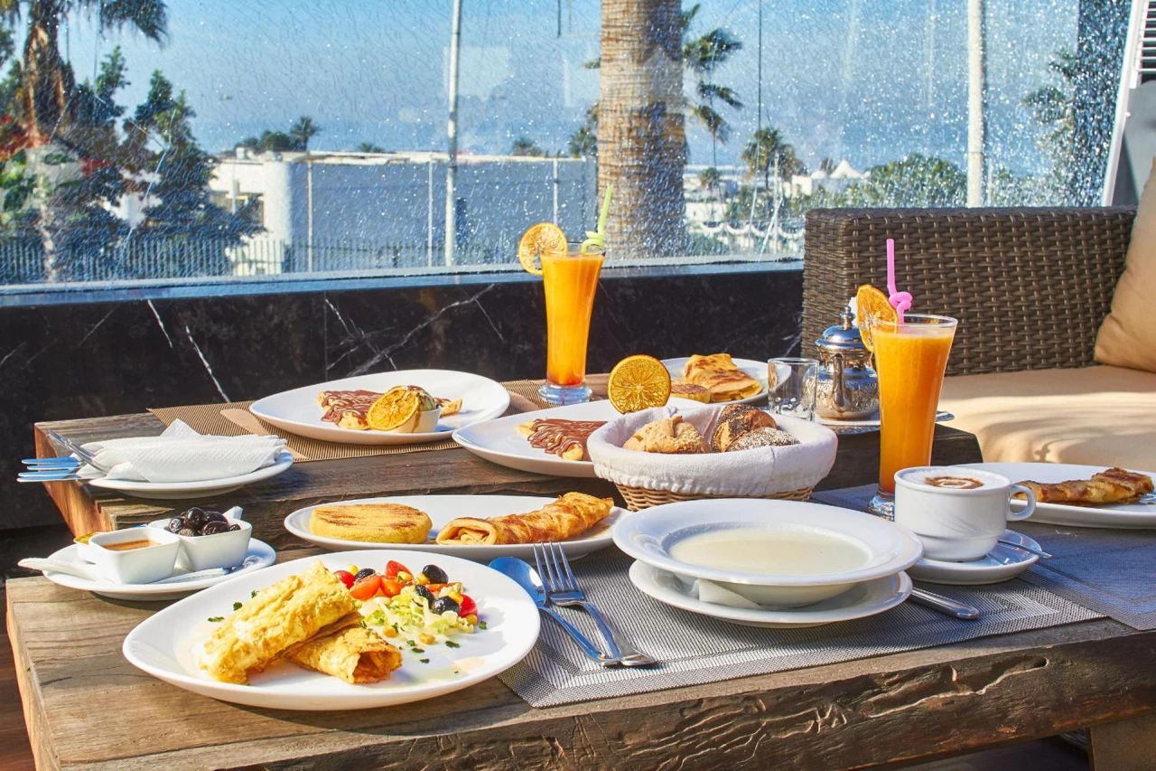 Mabrouk Hotel and Suites - Adults Only